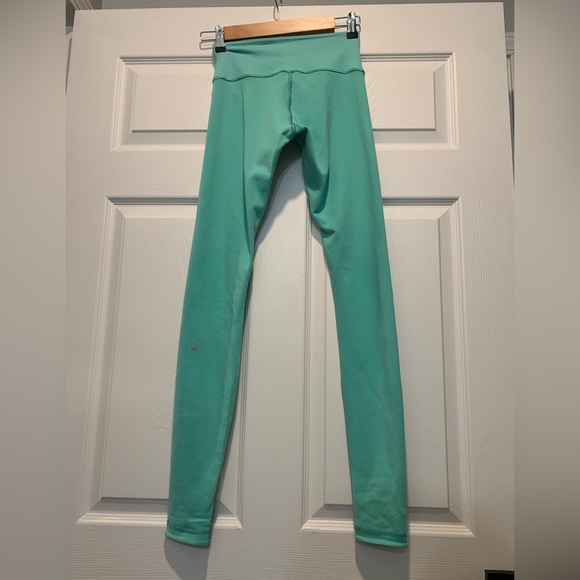 Lululemon Leggings REVERSIBLE 🔄 Forrest and Mint Green - Picture 3 of 10